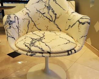 Saarinen tulip armchair