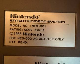 1985 Nintendo  Model NES-001