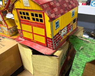 Vintage MARX Lazy Day Farm or MAGIC BARN tin lithograph toy barn with original box