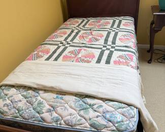 vintage twin beds & quilts