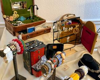 Vintage and antique jewelry, brooches and clip on earrings