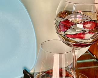 Sagrada Stemmed Wine Glasses and Stemless Wine Glasses