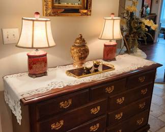 Quality dresser. Nice mirrors & lamps in this sale.