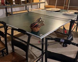 PING PONG TABLE
