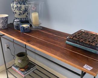 CONSOLE, LAMP, VASES