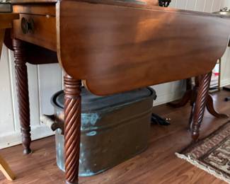 Spiral leg drop leaf Sheraton table