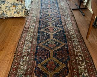 Woven runner rug carpet