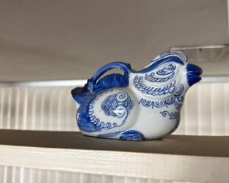 Porcelain teapots