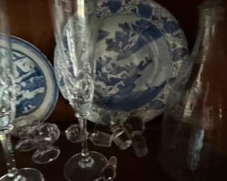 1800s Chinese ceramics and crystal