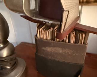 Stereo viewer and cards
