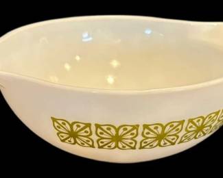 Vintage Pyrex 444 Verde Cinderella Bowl 