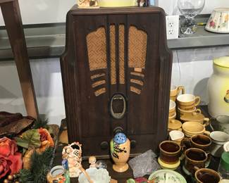 Vintage philco tombstone radio