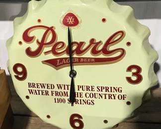 Vintage Pearl Beer Clock