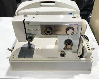 Good sewing machine, just serviced