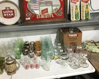 Lone Star, Schlitz. Pearl signs