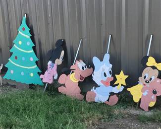 Vintage outdoor Christmas yard art!!