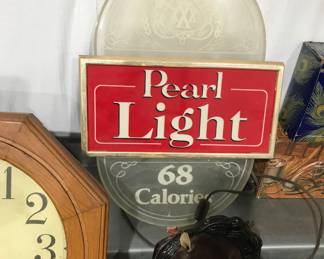 Pearl Light Lighted sign.