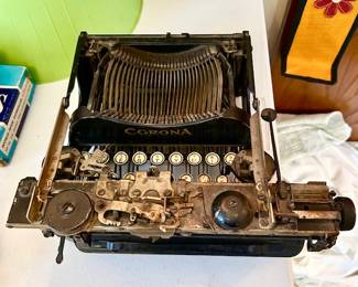 Antique Corona typewriter Foldable 