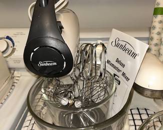 Sunbeam Deluxe Mixmaster Mixer (plastic mixer, glass bowls)