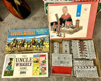 Hialeah Home Racing Game, 1967 The Uncle Wiggily Game (SOLD), Vintage Fort building set