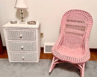 Modern wicker 3-drawer chest, vintage pink wicker rocking chair, vintage glass lamp (1/2)