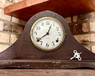 Gilbery mantle clock w/ key, runs, but needs a tune-up to get chime to play
