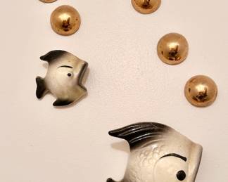Vintage fish & air bubbles ceramic wall decor