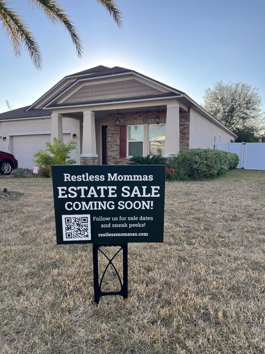 Incredibly full house. 