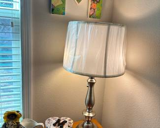 Lamp and tchotchkes 
