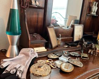 Belt buckles, gloves