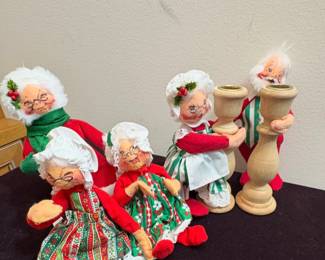 Vintage Annalee Mobilitee Santa and Mrs. Claus dolls.