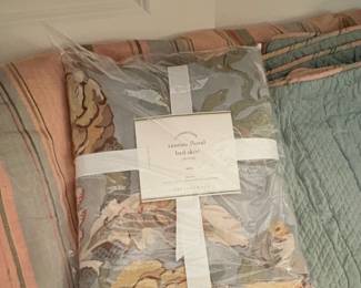 King Coverlet, Dust Ruffle and Pillow Shams 