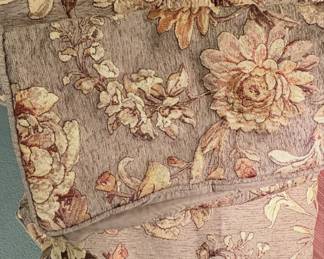 King Comforter and Pillow Shams 