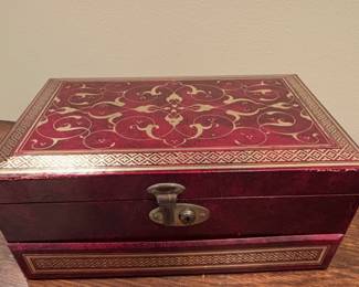 Mele and Co Vintage Jewelry Box