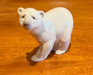 Lladro Attentive Polar Bear porcelain figurine