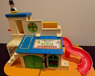 Fisher-Price Play Family Sesame Street Clubhouse 