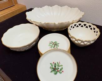 Lenox bowls and Christmas coaster- Ivory with gold trim 