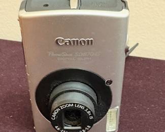 Canon PowerShot SD870 IS DIGITAL ELPH camera