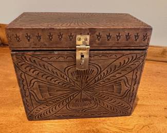 Small decorative chest 