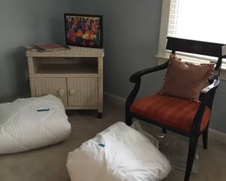 Queen size comforters wicker stand and 1 of 2 chairs!