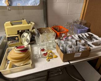 Kitchen - flatware,
Glasses 