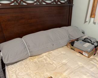 Bed topper heats / cool 