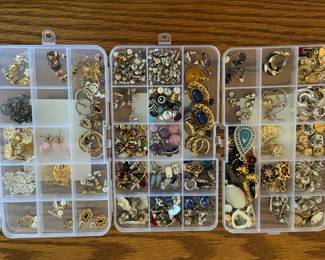 Costume / fashion jewelry 