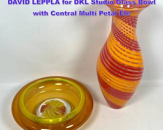 Lot 1287 2pc Artisan Studio Art Glass. 1 DAVID LEPPLA for DKL Studio Glass Bowl with Central Multi Petal Ele
