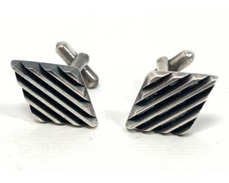 Lot 1685 Antonio Pineda Sterling Cuff links. 