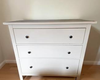 White 3-Drwr Chest bid #69