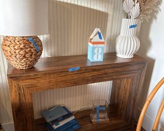 INDOOR FURNITURE
DECOR
BOOKS