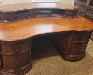 Winsome Strongson Center Desk