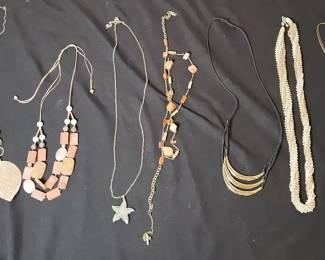 Miscellaneous Jewelry Lot