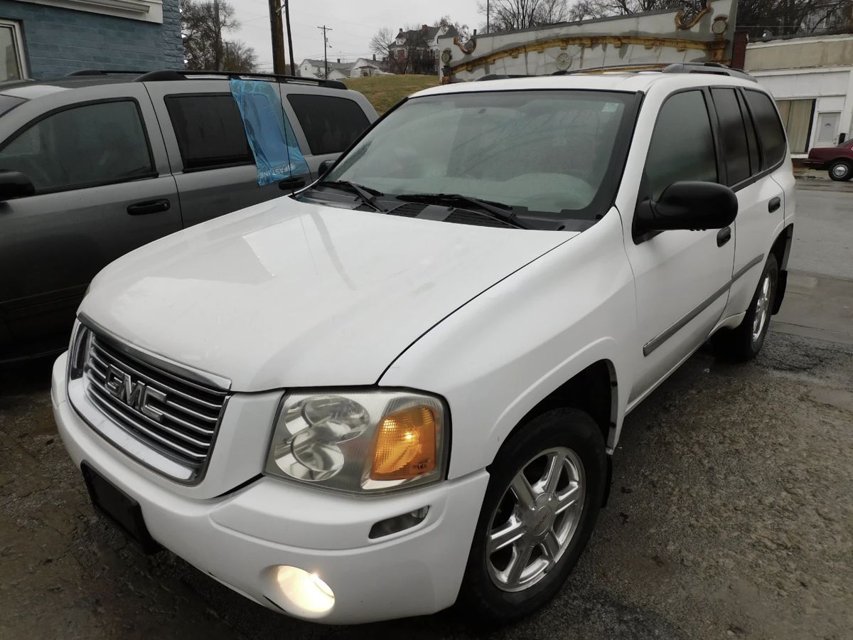 2009 GMC ENVOY, 6 cylinder engine, AT, good rubber, 182,917 miles (runs), 4WD does not work